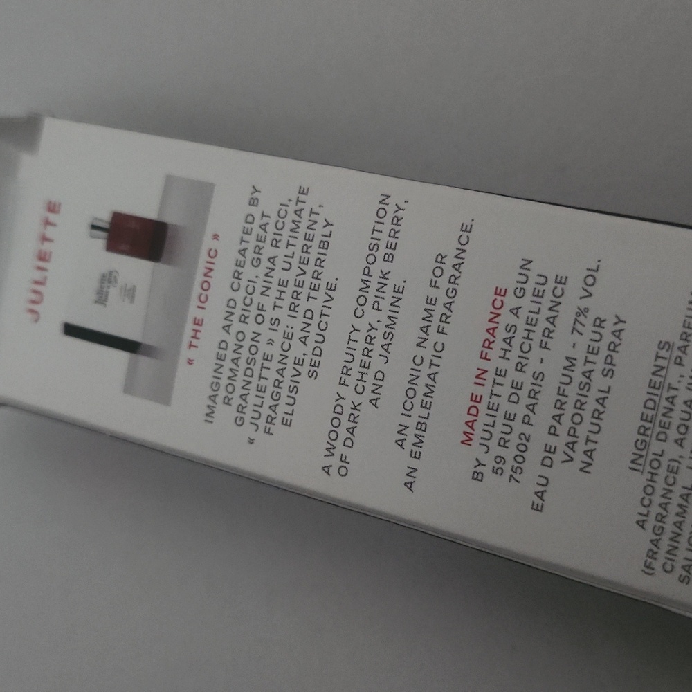Elegant Bath & Body Item in White with Textured Finish - Picture 3 of 3